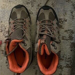Merrell never worn boots